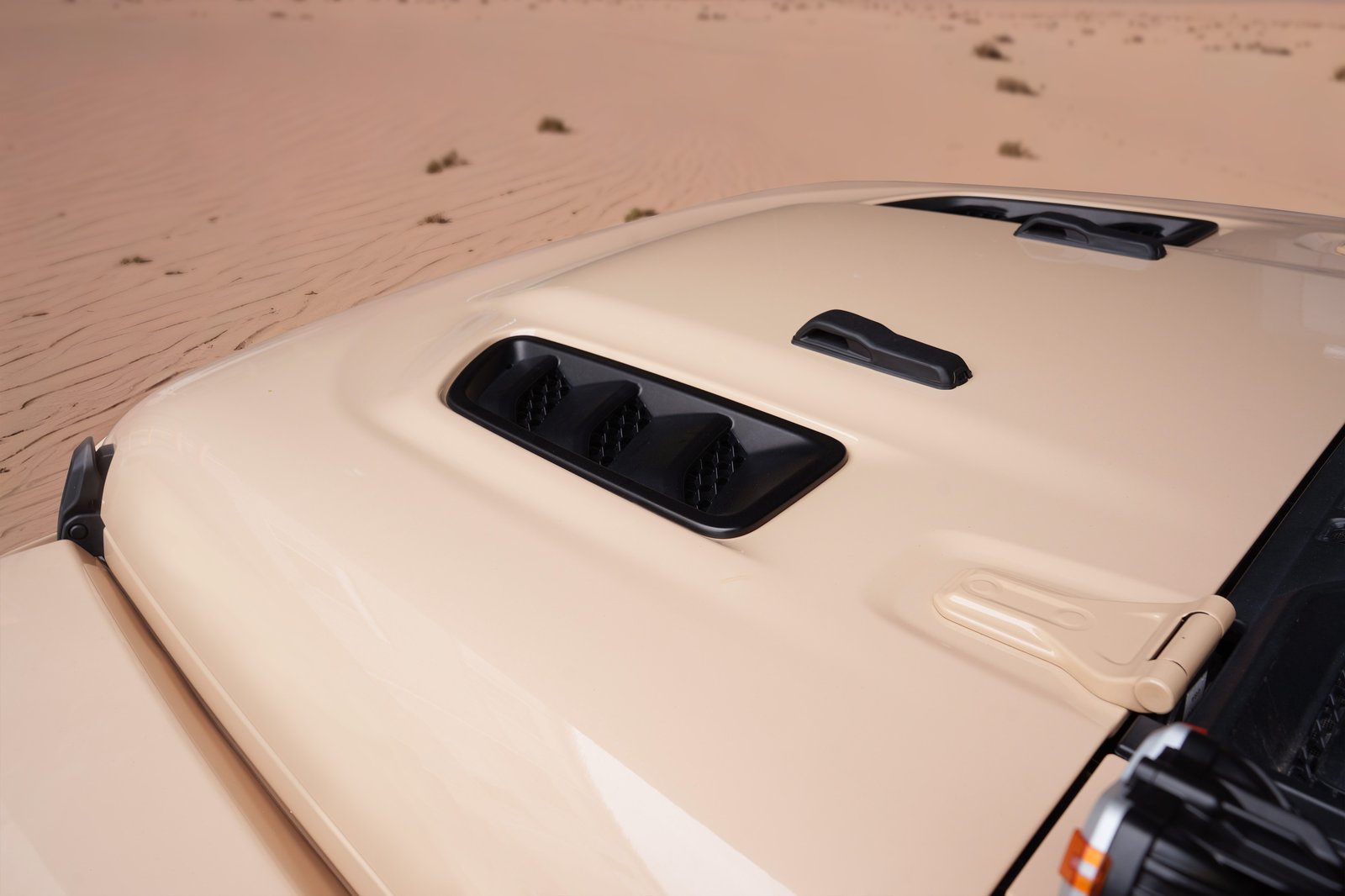 JL vented hood installed — desert trail front view